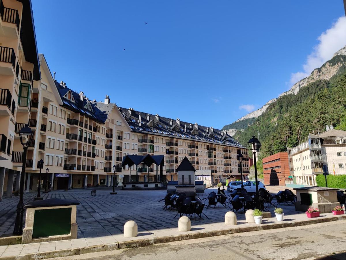 Апартаменти "Leo Pixel" Avairent Canfranc Estacion Екстер'єр фото
