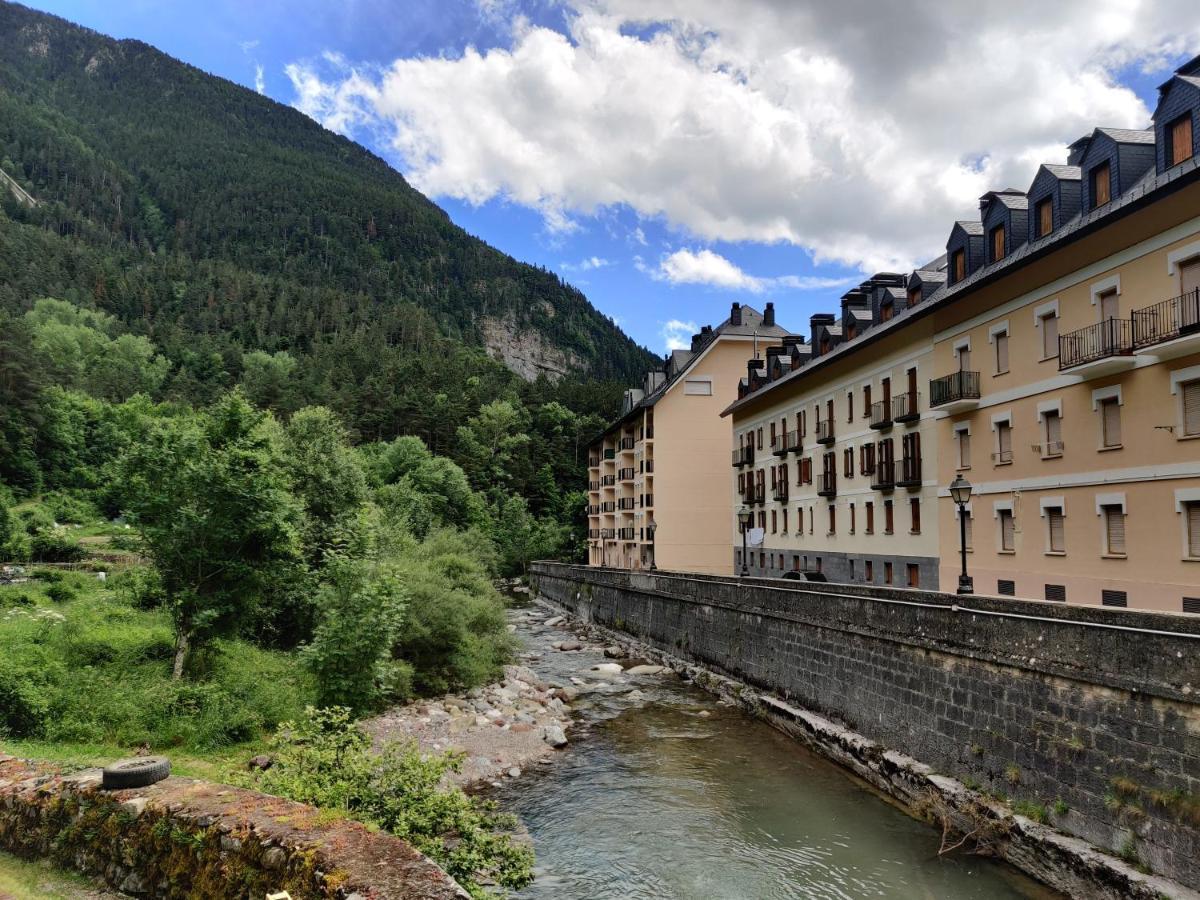 Апартаменти "Leo Pixel" Avairent Canfranc Estacion Екстер'єр фото